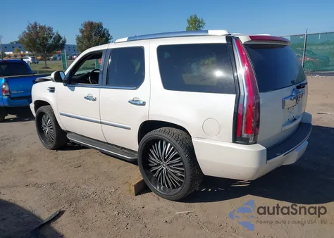 2010 Cadillac Escalade Luxury из США, поврежденный, VIN 1GYUKBEF2AR291242